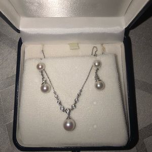 Bailey Banks and Biddle Diamond/Pearl Set